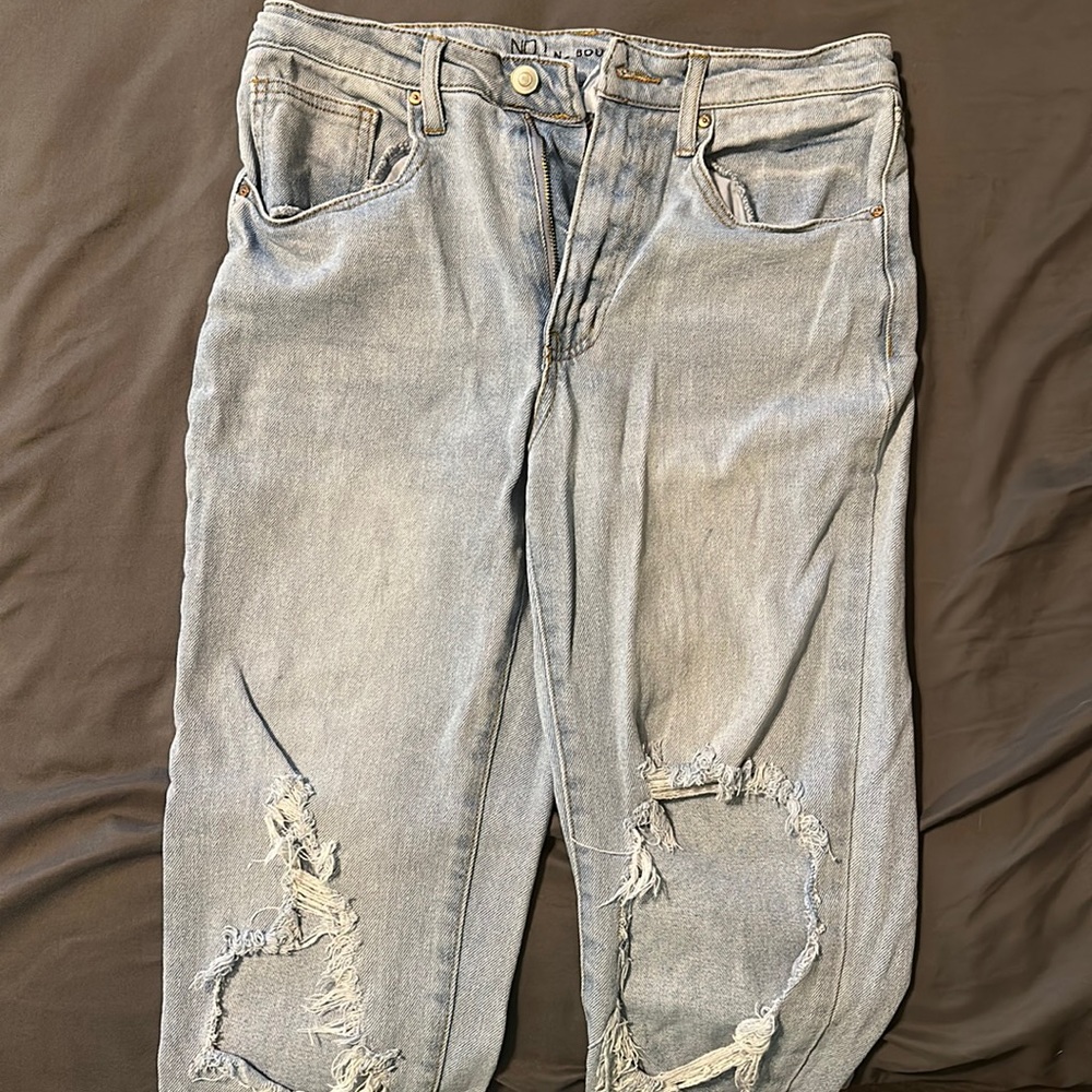 Womens No boundaries jeans with rips